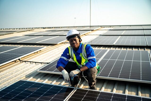 Installation panneaux solaires énergie renouvelable Assako SARL
